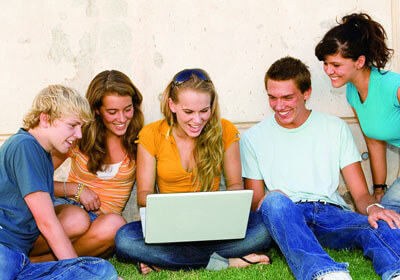 瑞典足球队取得欧预赛决赛阶段胜利：传奇回归与新生之光