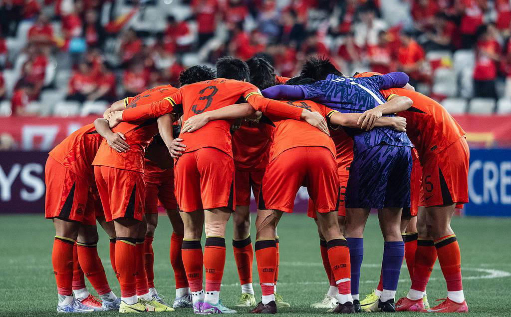 半岛app下载体育-西班牙女足队在比赛中击败强劲对手