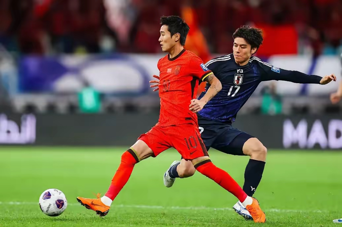 半岛体育app官方下载-球员们在比赛中展现出了顽强的斗志！