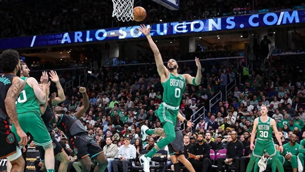 半岛体育官方入口-包含凯尔特人连战连捷，球队士气高昂的词条